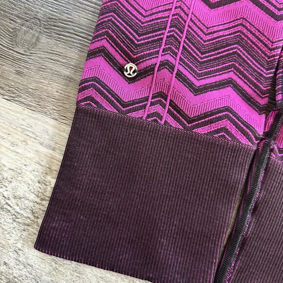 Lululemon Black Purple Chevron Print Women's Athletic Capri Leggings Size‎ 6 - Picture 8 of 8